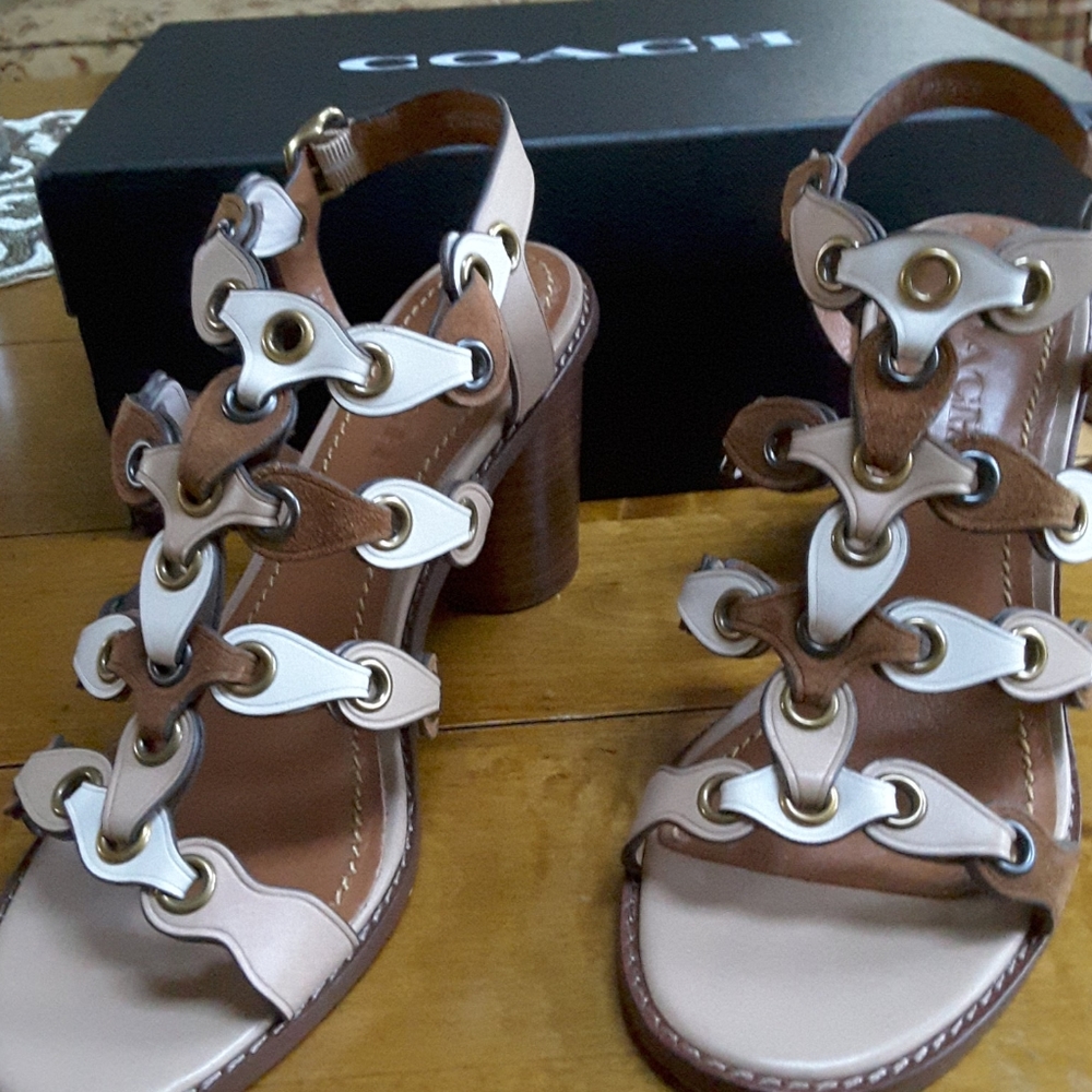 COACH Sandals!! NWT - Picture 3 of 5
